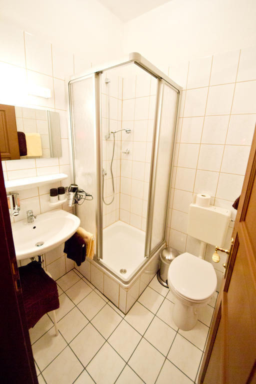 Hotel Garni Am Klostermarkt Плауэн Номер фото