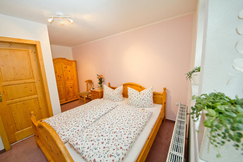 Hotel Garni Am Klostermarkt Плауэн Номер фото